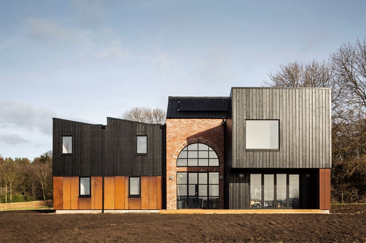 Iron Mill Bay Thermopine Coated Black Fife Architecture Photo Credit Keith Hunter Photography Large